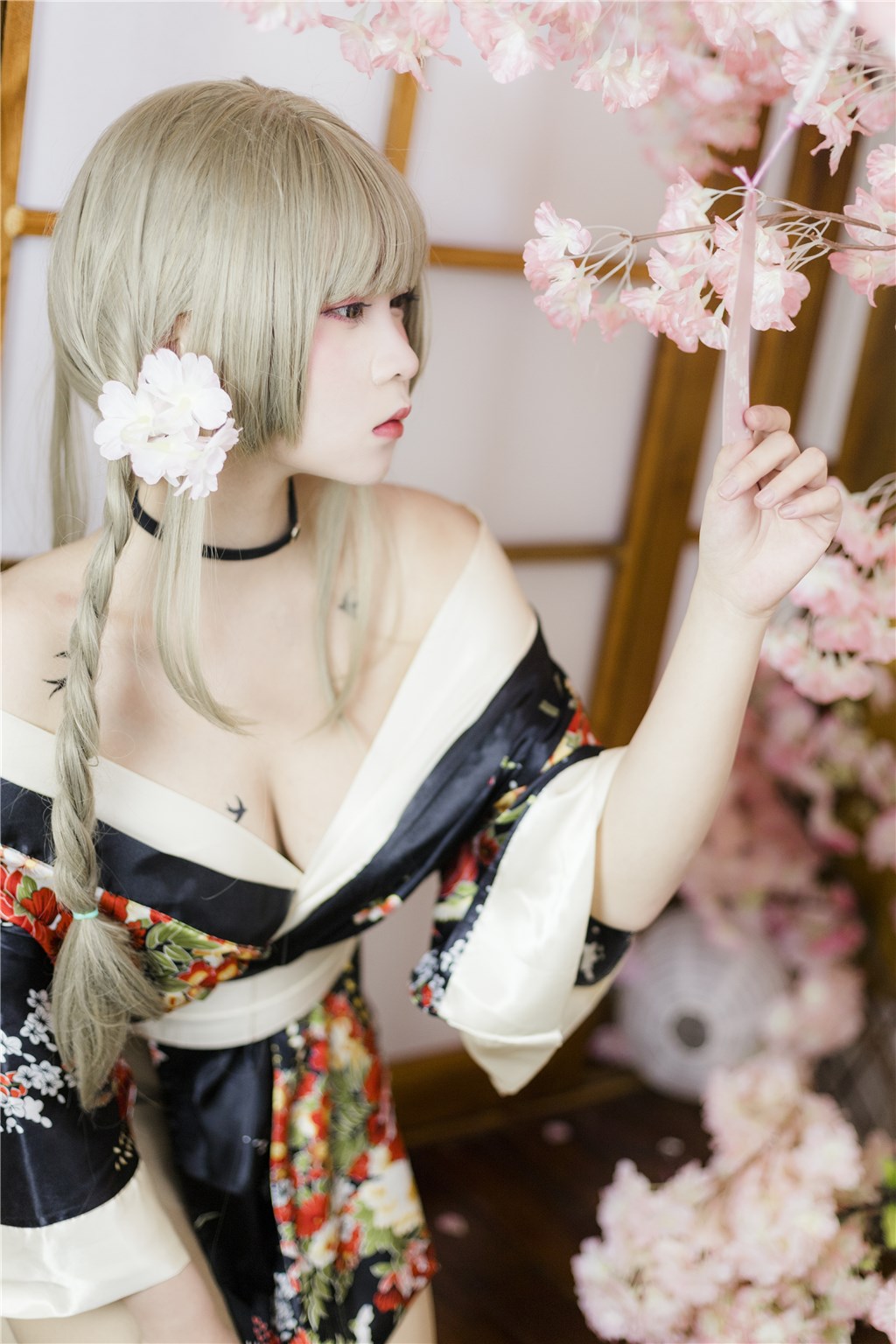 91黑料网速报:豪门聚会后偶像与情人低语绵绵,温柔一刻引起全网热议