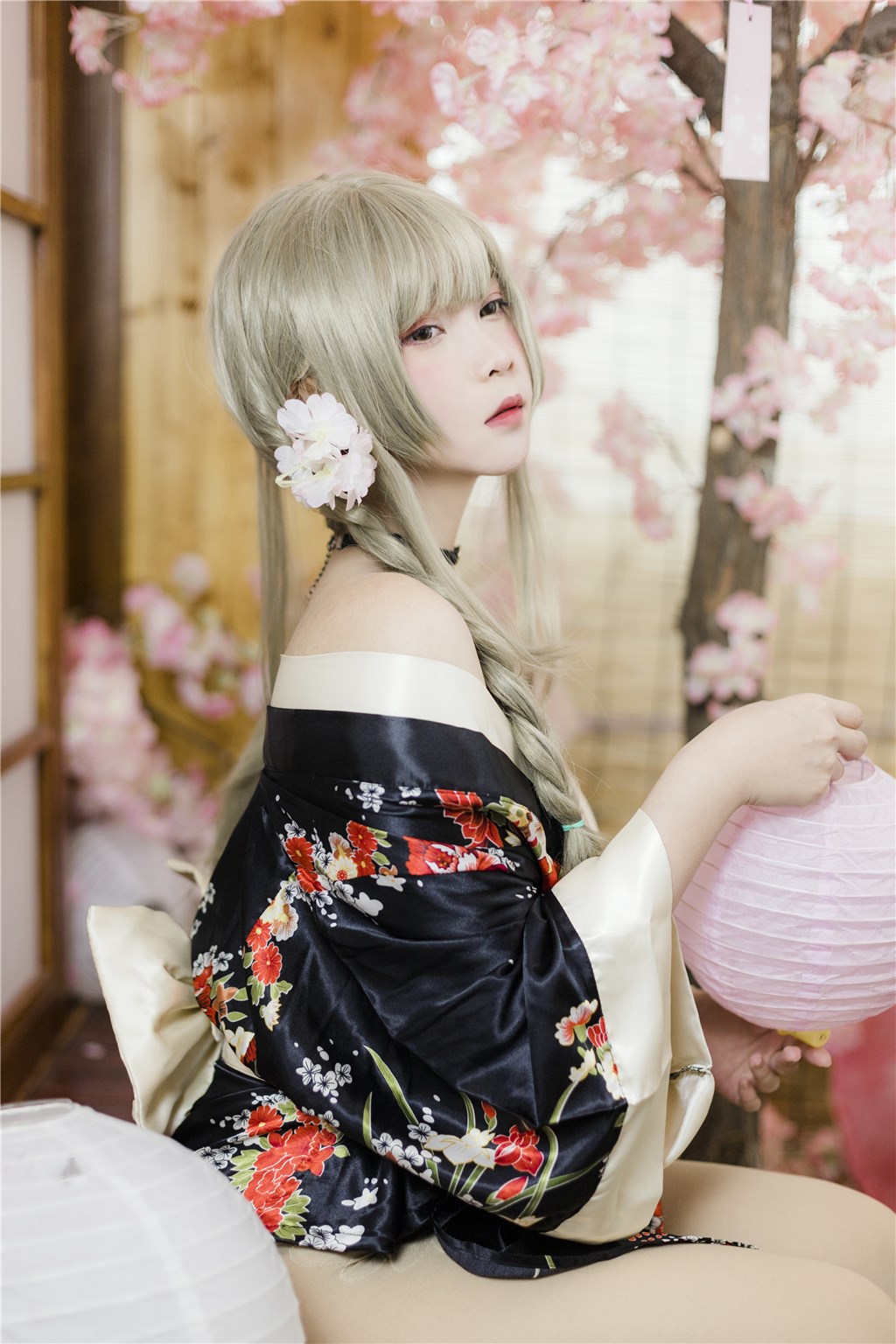 《91网夜色黑录:揭秘明星背后的欲望迷局》,91seelive