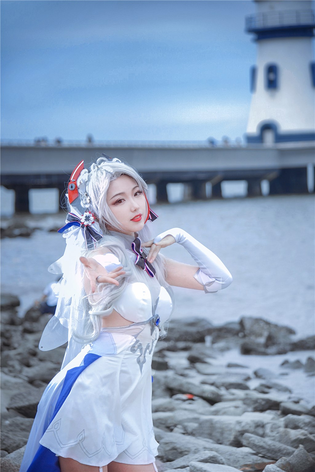 91黑料网快讯：豪华餐厅内偶像与情人低语共进晚餐，暧昧互动引起热议